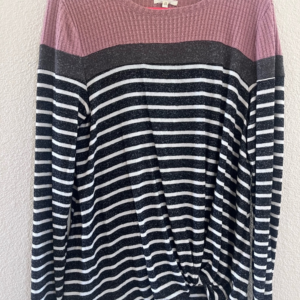 Maurices Waffle Knit Long Sleeve Top in Dusty Mauve and Black